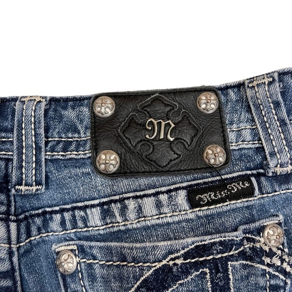 Miss Me Bermuda Denim Shorts with Peace Sign Detailing - Picture 13 of 15